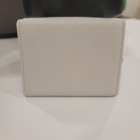 Aimee Kestenberg Pebble Leather Zip It Up Trifold Wallet Silver Fox Key Ring - Picture 3 of 9